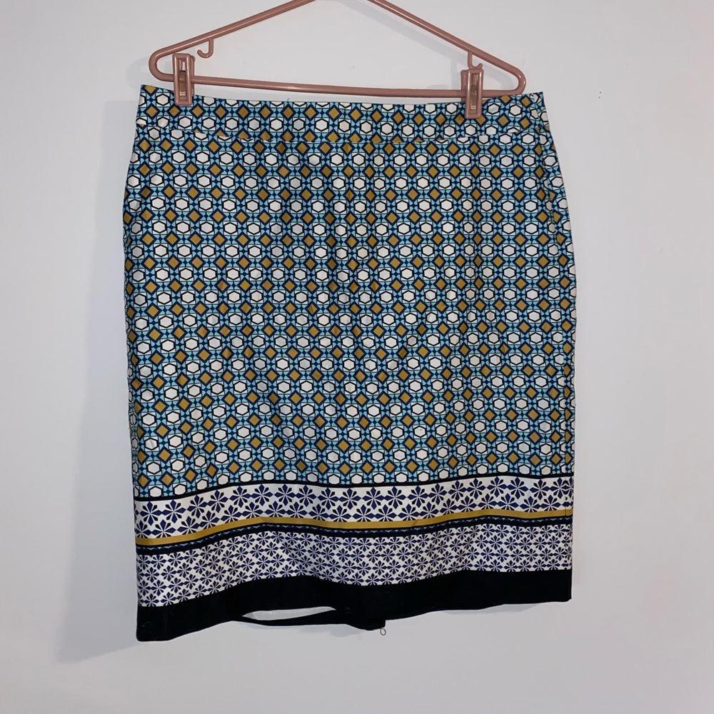 Van Heusen knee length lines skirt